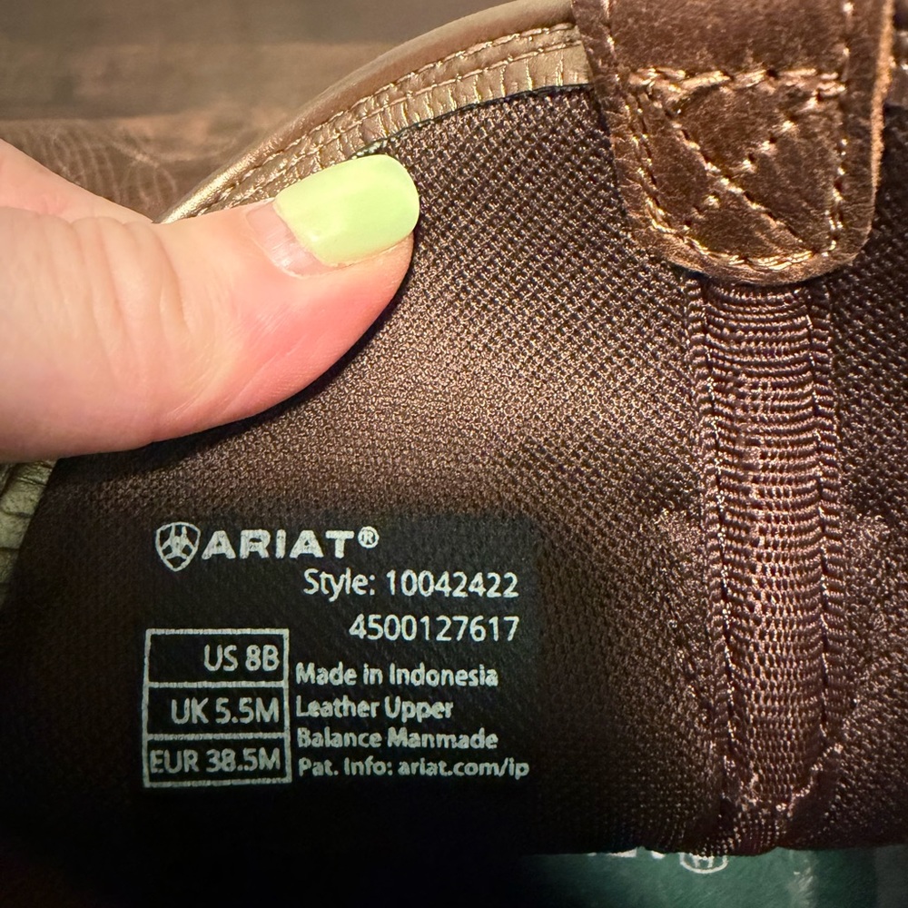 Women’s Ariat Anthem western boots. Round toe. Size 8b. Like new. Brown leather - Picture 9 of 10
